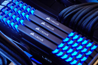 DDR4 32GB 3000MHz Corsair VENGEANCE LED C15 KIT4 - Blue Led PC