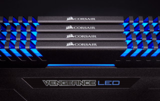 DDR4 32GB 3000MHz Corsair VENGEANCE LED C15 KIT4 - Blue Led PC