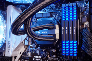 DDR4 32GB 3000MHz Corsair VENGEANCE LED C15 KIT4 - Blue Led PC