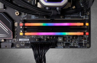 Corsair Vengeance RGB Pro Fekete DDR4, 4000MHz 64GB (2 x 32GB) memória PC