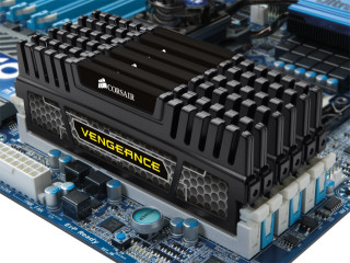 Corsair DDR3 1600 8GB Vengeance CL10 Fekete PC