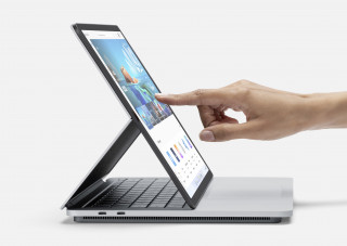 Surface Laptop Studio + Microsoft Surface Pen V4 Szénszürke + Office 365 Egyszemélyes verzió ESD PC