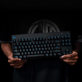 Logitech Pro Lightsync RGB Mechanikus Gaming Vezetékes billentyűzet (Clicky), US (920-009392) PC