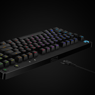 Logitech Pro Lightsync RGB Mechanikus Gaming Vezetékes billentyűzet (Clicky), US (920-009392) PC